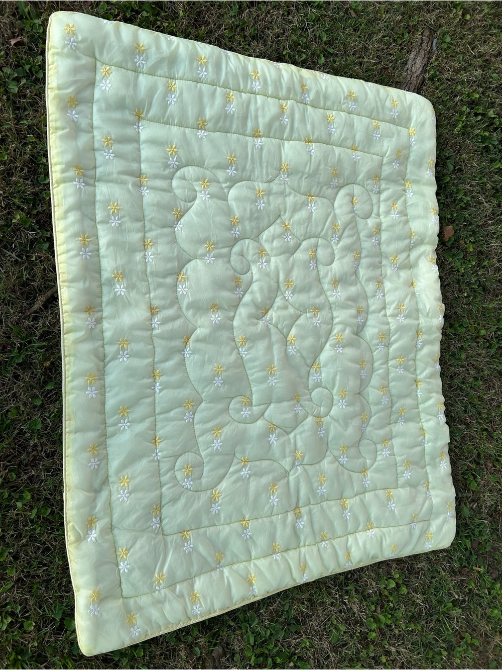 ✨ Embroidered Baby Quilt✨